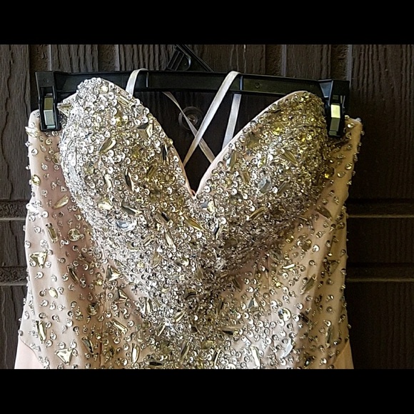 PROM DRESS - Picture 3 of 4